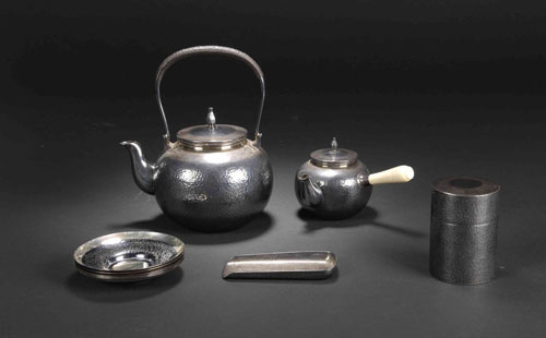 茶、牛奶或汽水會腐蝕不銹鋼帶制品，這是真的嗎？